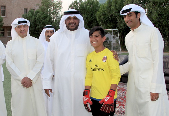 المنصور كرم وفد أكاديمية ايه سي ميلان